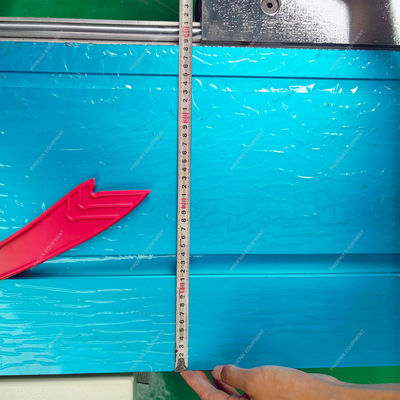 Scie à table coulissante de précision de type F45N horizontale pour la fabrication de cartons d'épingles