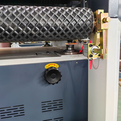 Machine de ponçage à grande vitesse en spirale à charge lourde en bois massif