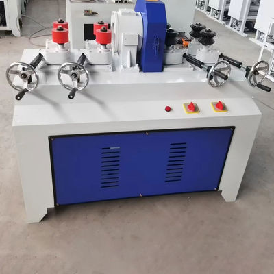 4000 r/min Vitesse de la broche Manche de la pelle Petite machine à barres rondes avec alimentation automatique