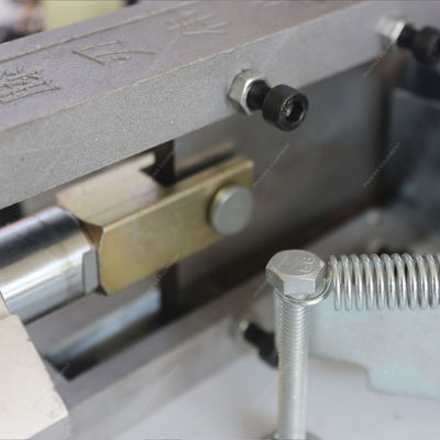 Méthodes de travail Machine à bandes de bord entièrement automatique pour la courbe de bras pliable