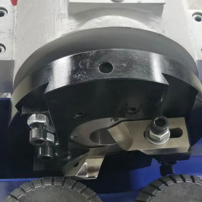 4000 r/min Vitesse de la broche Manche de la pelle Petite machine à barres rondes avec alimentation automatique