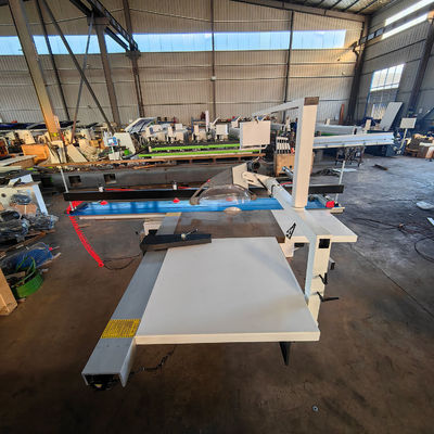 Vitesse de mise en valeur de 8000 r/min CNC-6132 Scie à table coulissante à double lame pour travaux de construction