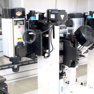 Machine à bandes de serrage de bord à forme d'extrémité souple personnalisée avec tension 380V