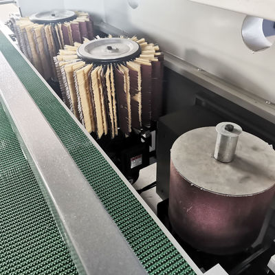 1.87kw Puissance 380v / 50Hz Machine de ponçage latéral entièrement automatique pour le travail du bois