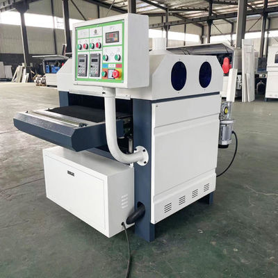 Pinceau de polissage entièrement automatique à bois avec une largeur de traitement maximale de 1000 mm