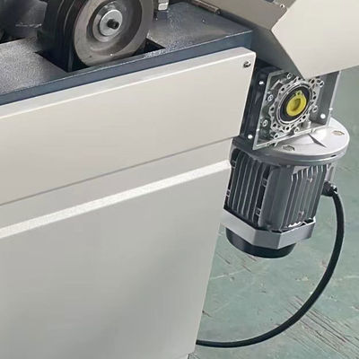Pinceau de polissage entièrement automatique à bois avec une largeur de traitement maximale de 1000 mm