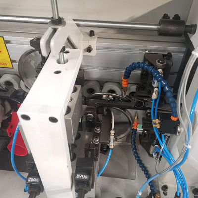 Magasins de matériaux de construction Travail du bois Compact Edge Bander avec 5 fonctions en 5,92 kW de puissance