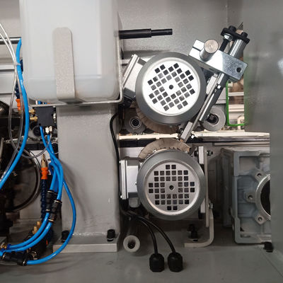 60 mm Min Largeur de pièce de travail Machine de bande de bord de travail du bois pour la production de contreplaqué