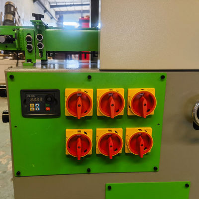 350 mm Machine de polissage de ponçage à quatre côtés PS8130 Épaisseur 10-120 mm Poids KG 760 KG
