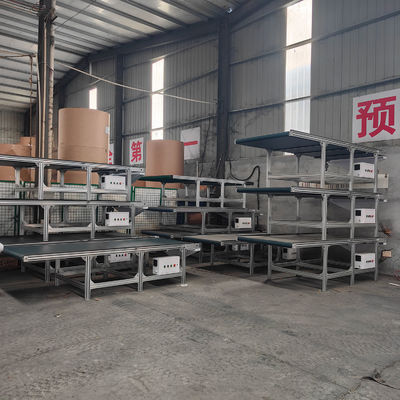 Facile à la fabrication de machines de travail du bois convoyeur à bande pour la ligne de production de meubles 400W puissance