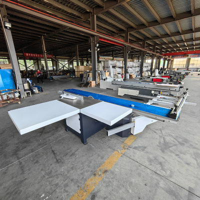 3200 mm Max. Longueur de coupe du contreplaqué de bois Table coulissante Scie pour couper les panneaux de meubles