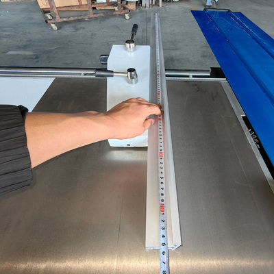 MJ3200 Machine à scie électronique à table coulissante de 5,5 kW de puissance et de 780 kg de poids