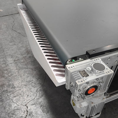 Conception d'une machine à routeur CNC automatique d'alimentation et de déchargement avec plateforme de convoyeur