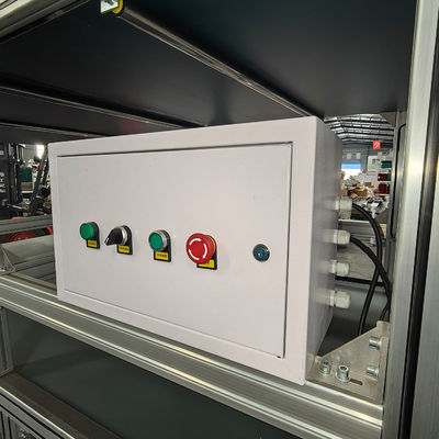 Conception d'une machine à routeur CNC automatique d'alimentation et de déchargement avec plateforme de convoyeur