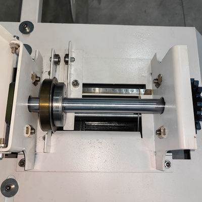 Machine électrique de découpe et de bande de bord pour les besoins de la production de plaques de particules