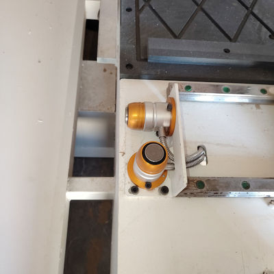 Centre d'usinage de forage CNC PDM780 Changement automatique d'outil pour une haute précision