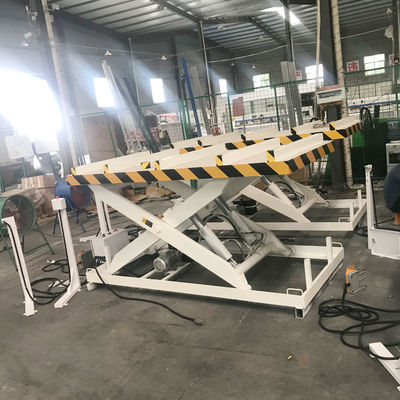 Tableau de levage à ciseaux hydrauliques lourds pour le traitement et le chargement de meubles en panneaux
