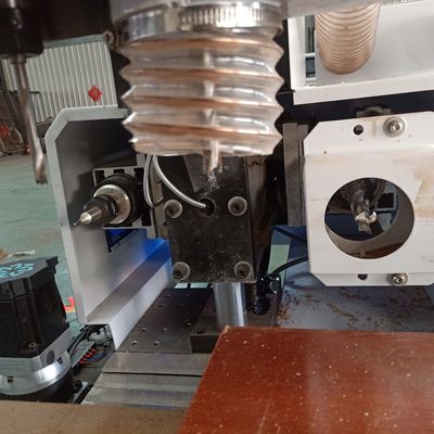 Machine de perçage à charnière à fermeture de porte CNC avancée avec servo-moteur x3 de 750 W