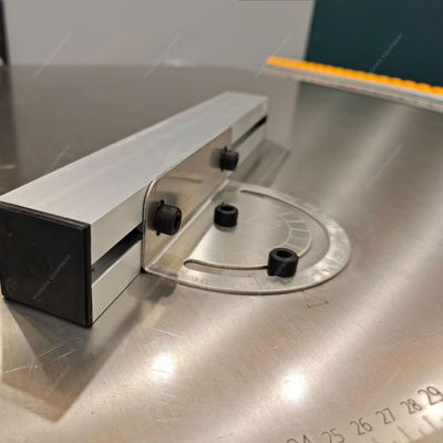 Machine de découpe de contreplaqué à table coulissante de haute précision avec moteur de scie à mini-paneau PDMJ16
