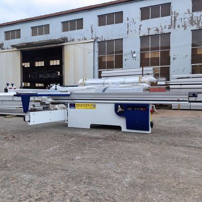 5.5 KW Main Motor Power Table coulissante scie machine pour Max. longueur de la pièce à usiner 3200mm