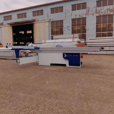 5.5 KW Main Motor Power Table coulissante scie machine pour Max. longueur de la pièce à usiner 3200mm