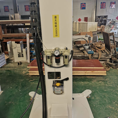 Équipement de manutention des matériaux de la ligne de production de portes en bois avec angle de rotation de 270 degrés