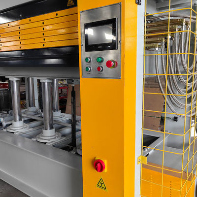 Facile à utiliser 5 couches de contreplaqué MDF Machine de pressage à chaud en bois pour la fabrication de portes de travail du bois