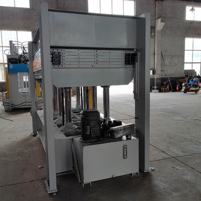 Facile à utiliser 5 couches de contreplaqué MDF Machine de pressage à chaud en bois pour la fabrication de portes de travail du bois