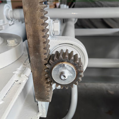 Presses à chaud hydrauliques à chauffage électrique et à huile thermique à deux couches de 120 tonnes pour le travail du bois