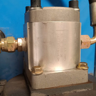 2950X1250X2250mm Machine à faire du contreplaqué entièrement automatique pour la production de pressage à froid
