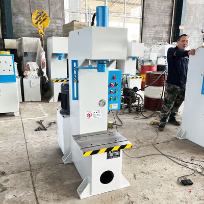 Presses de perforation et de montage de roulements hydrauliques à colonne unique à haute vitesse avec une puissance de 4 kW