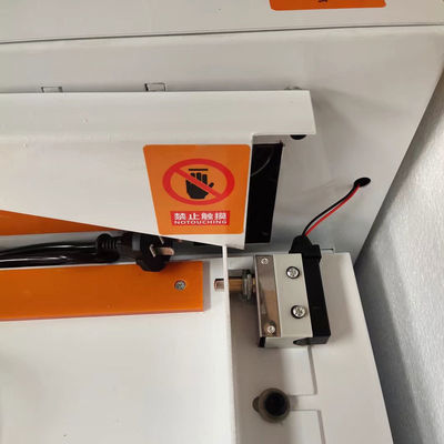 220V/50HZ Machine de découpage des bords et des extrémités des coins ronds pour la fabrication de meubles