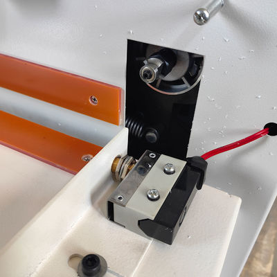 PF30 Machine à arrondir les coins pour le travail du bois Parfait pour le ruban de bande Épaisseur 0,3-3 mm
