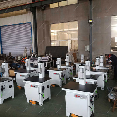 Mini machine de perçage portable à banc pour porte en bois Fermeture de trou de serrure charnière Boring CNC têtes simples