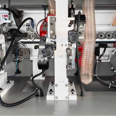 Machines à bandes automatiques de travail du bois avec une puissance de pré-millage de 12 kW
