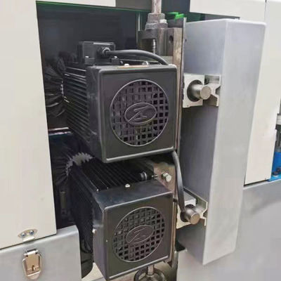 Machine de ponçage à quatre côtés automatique de 15 cm de matériau court mouvant à quatre côtés