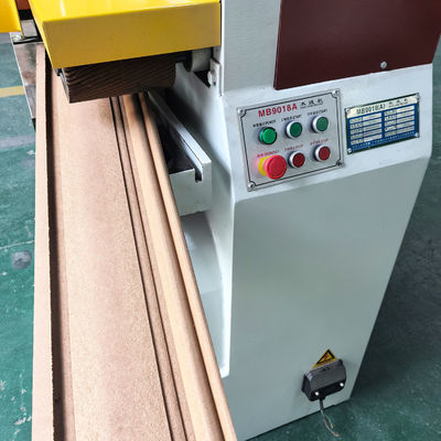 Machine de traitement du bois à grande vitesse MB9018A pour le fraisage du moulage en ligne