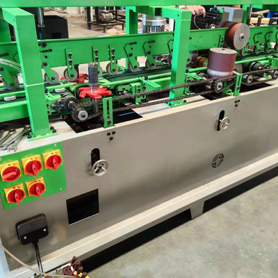 Machine de ponçage à quatre côtés entièrement automatique