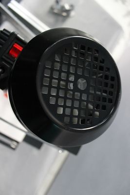 Machine de forage à charnière portable pour forer à une profondeur de 0 à 40 mm dans un atelier de menuiserie