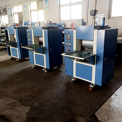Précision d'alimentation directe Machine de gravure de bois à réglage électrique avec levage à rouleaux