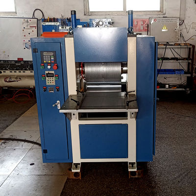 Précision d'alimentation directe Machine de gravure de bois à réglage électrique avec levage à rouleaux