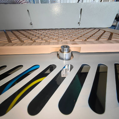 PK2040 ATC Machine de sculpture CNC en bois avec 12 outils
