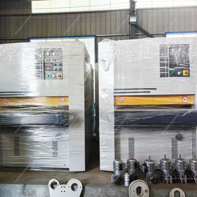 Machine automatique de ponçage à large courroie calibrée pour travaux lourds avec puissance de 63 kW.37