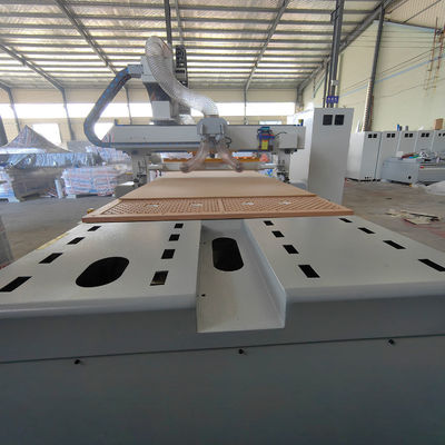 PK1325 ATC entièrement automatique de changement d'outil routeur de bois 3 axes CNC routeur pour meubles en bois
