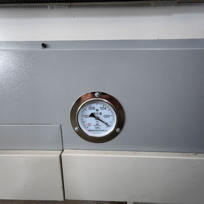 Moteur à fuseau à 9 kW Pouvoir de travail du bois Machine de routage CNC pour couper des meubles en contreplaqué