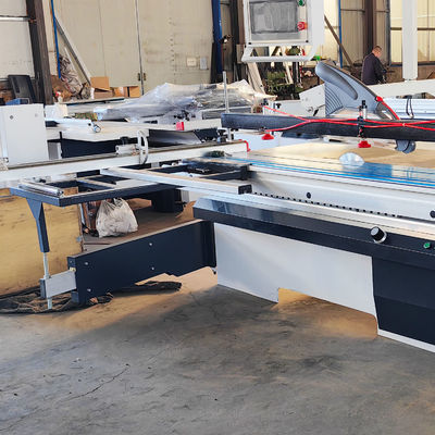 Machine à scier à la table coulissante à découpe de bois de précision industrielle CNC avec style horizontal