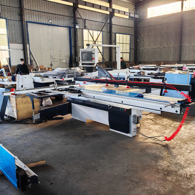Machine à scier à la table coulissante à découpe de bois de précision industrielle CNC avec style horizontal