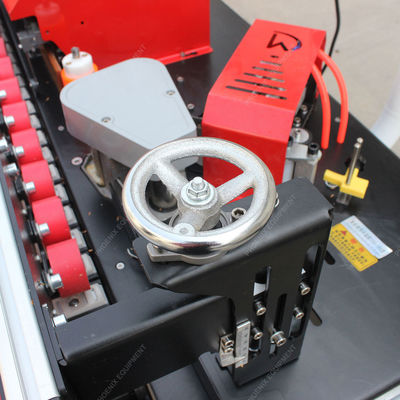 Puissance totale 4kw Mini MDF portable à rouleaux pour le travail du bois