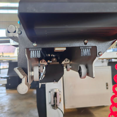 Machines de travail du bois avancées Scie à panneau CNC avec clôture automatique et table coulissante
