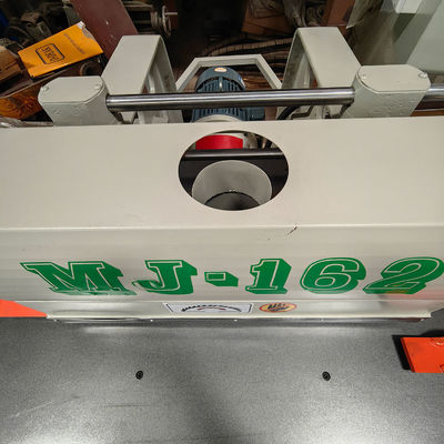 Fabrication d'une scie à double tranchant en ligne droite avec bordure et diamètre maximal de lame de 355 mm